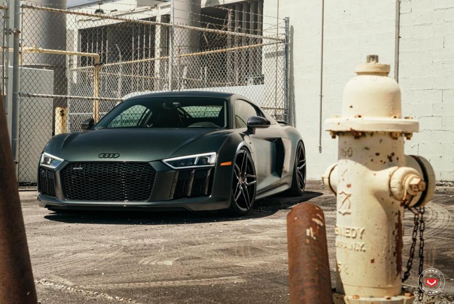  Audi R8 V10 on Vossen Wheels (HC-2) 2017 года  (фото 8 из 21)